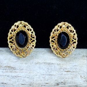 Vintage 1980s Sarah Coventry Black Stone Filigree Golden Clip Earrings
